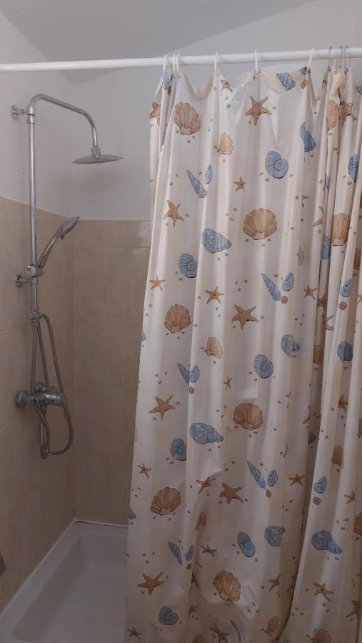 Arts Room Jasmina With Sea View Bikers And Pets Are Welcome Starigrad Paklenica Exteriér fotografie