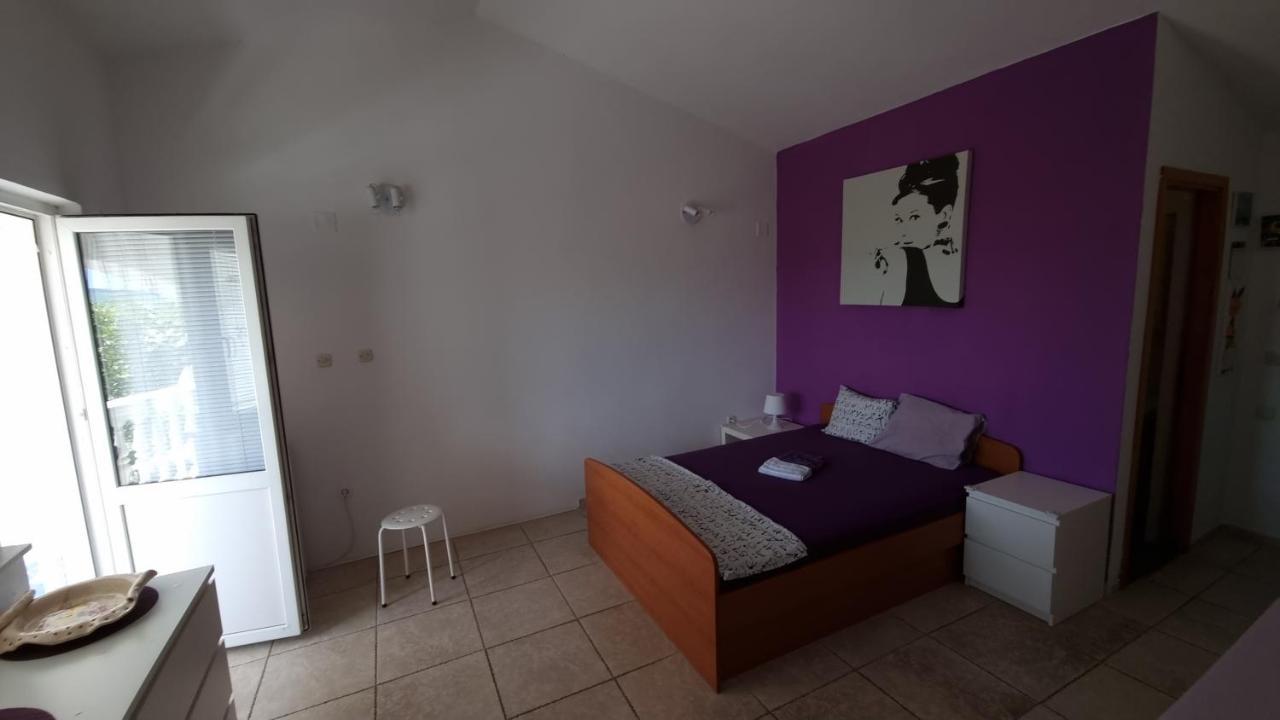 Arts Room Jasmina With Sea View Bikers And Pets Are Welcome Starigrad Paklenica Exteriér fotografie